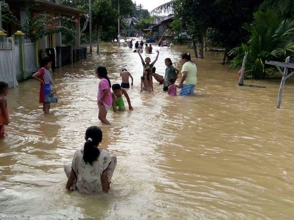 Permalink ke Merlung Diterjang Banjir, Perekonomian Masyarakat Porak Poranda
