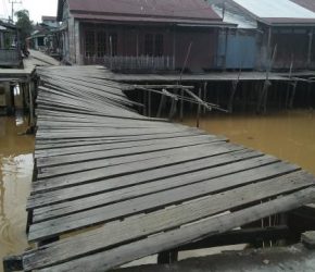 Permalink ke Jembatan Penghubung Tanjung Solo-Kampung Laut Nyaris Ambruk