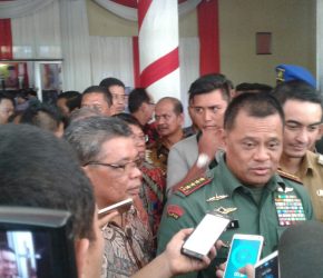 Permalink ke Gubernur Zola Dampingi Panglima TNI Kunker ke Unja