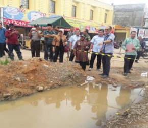Permalink ke Turun Lapangan Komisi III DPRD Kota Jambi Minta Galian Pipa Pertamina Dihentikan