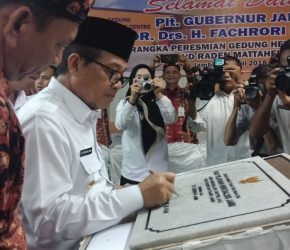 Permalink ke Plt Gubernur Jambi Resmikan Gedung Hemodialisis RSUD Raden Mattaher Jambi