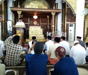 Permalink ke Plt Gubernur Jambi Fachrori Umar Hadiri Masjid Agung Al-Falah