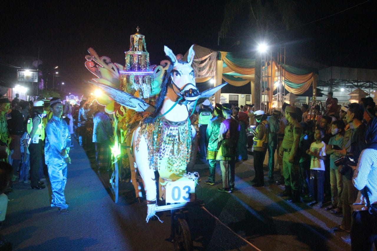 Permalink ke Pelepas Festival Arak- arakan sahur 1439 Hijriah Dipadati Ribuan Masyarakat