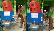 Permalink ke Pemerintah Desa Bram Itam Raya Kucurkan 6 Unit Alat Cuci Tangan untuk Masyarakat
