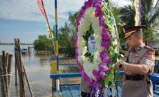 Permalink ke Kapolres Tanjabtim Tabur Bunga di Sungai Batanghari