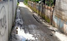 Permalink ke Warga Keluhkan Kondisi Jalan di Lorong Sederhana Selalu Tergenang Air