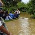 Permalink ke Tinjau Banjir di Sijenjang dan Seberang Kota Jambi, Gunakan Perahu Gubernur Al Haris Antar Bantuan ke Rumah Warga
