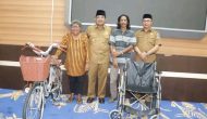 Permalink ke Bupati Anwar Sadat Berikan Sepeda Baru dan Kursi Roda untuk Pedagang Kecil dan Penyandang Disabilitas   